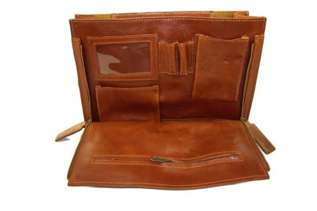 Intérieur de sac bien agencé en cuir de buffle agencement intérieur de sac en cuir